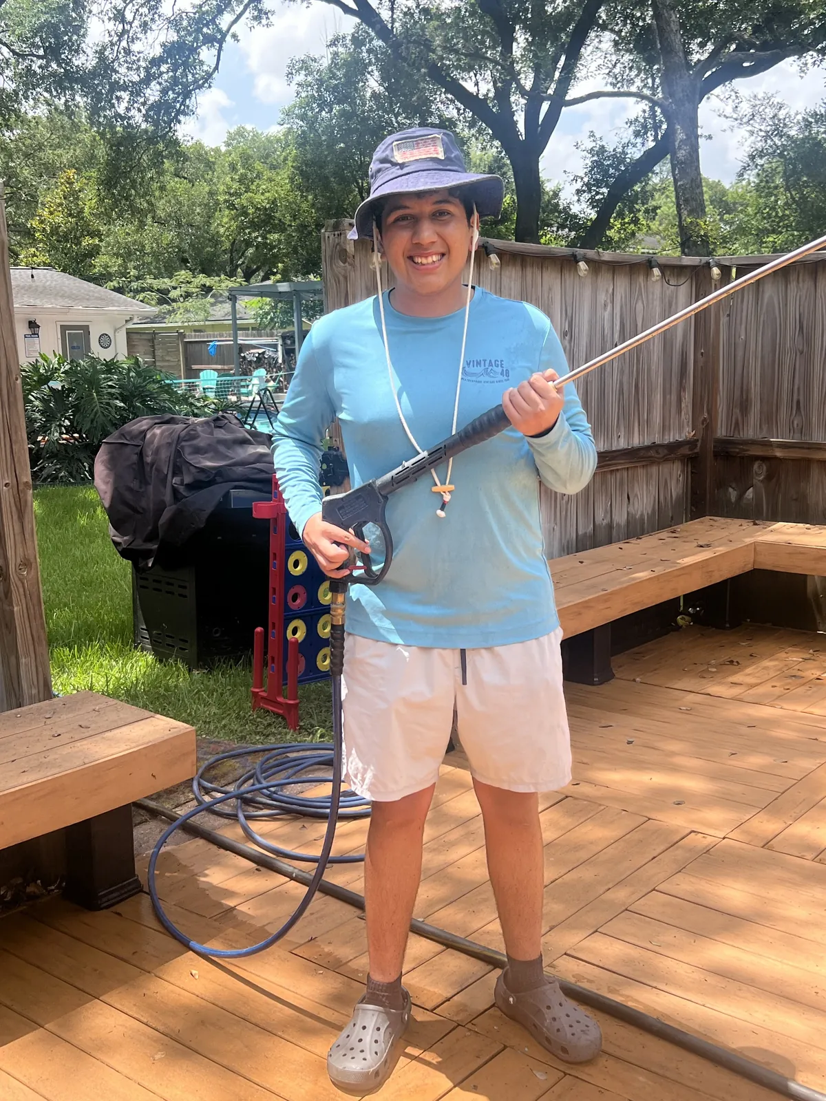 Daniel Hernandez power washing